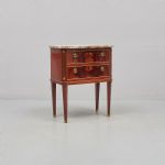 1253 3272 CHEST OF DRAWERS
